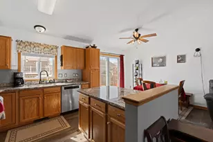 407 8th St NW, Dodge Center, MN 55927 - Photo 8