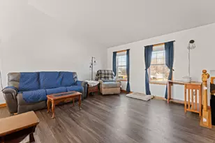 407 8th St NW, Dodge Center, MN 55927 - Photo 4