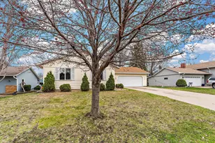 163 Southwind Ln, West Saint Paul, MN 55118 - Photo 2