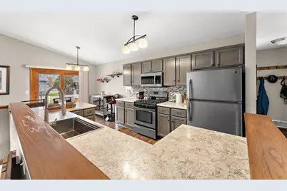 163 Southwind Lane, West Saint Paul, MN 55118 - Photo 4