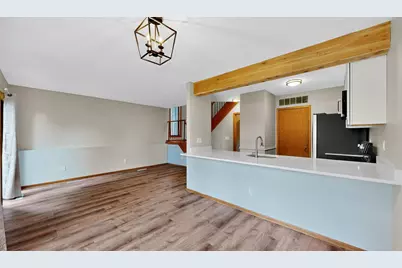 19 Elton Ridge Court NW, Rochester, MN 55901 - Photo 4