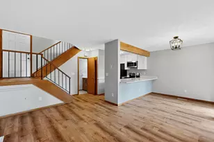 19 Elton Ridge Ct NW, Rochester, MN 55901 - Photo 2