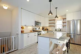 911 Sunnyview Ln, Minnetonka, MN 55305 - Photo 4