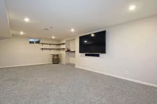 911 Sunnyview Ln, Minnetonka, MN 55305 - Photo 18