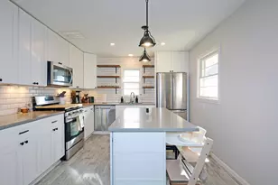 911 Sunnyview Ln, Minnetonka, MN 55305 - Photo 1