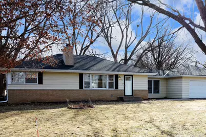 911 Sunnyview Lane, Minnetonka, MN 55305 - Photo 2
