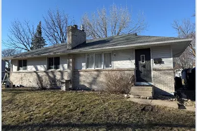 609 Vine Avenue W, Montgomery, MN 56069 - Photo 1