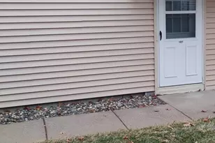 1027 Pondview Ct, Vadnais Heights, MN 55127 - Photo 14