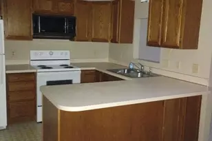 1027 Pondview Ct, Vadnais Heights, MN 55127 - Photo 6