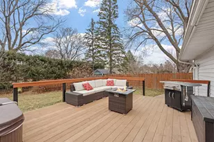 997 Carlton Dr, Shoreview, MN 55126 - Photo 8