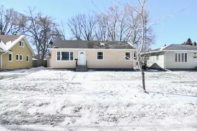 1207 19th Street S, Moorhead, MN 56560 - Photo 2