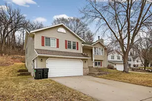 2826 Northern Slopes Ln NE, Rochester, MN 55906 - Photo 2