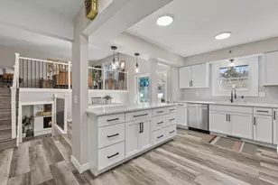 2946 McKnight Rd N, Maplewood, MN 55109 - Photo 8