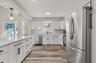 2946 McKnight Rd N, Maplewood, MN 55109 - Photo 1