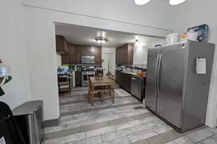 915 Rose Ave E, Saint Paul, MN 55106 - Photo 8