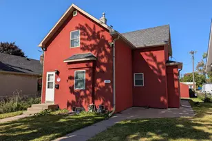 915 Rose Ave E, Saint Paul, MN 55106 - Photo 1