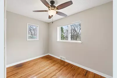 1387 Hadley Avenue N, Oakdale, MN 55128 - Photo 16