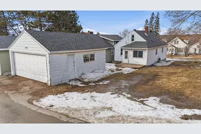 726 Summit Street, Eveleth, MN 55734 - Photo 2