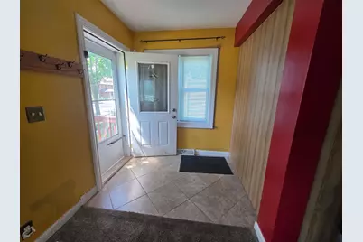 945 Geranium Avenue E, Saint Paul, MN 55106 - Photo 2