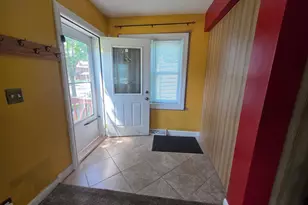 945 Geranium Ave E, Saint Paul, MN 55106 - Photo 2