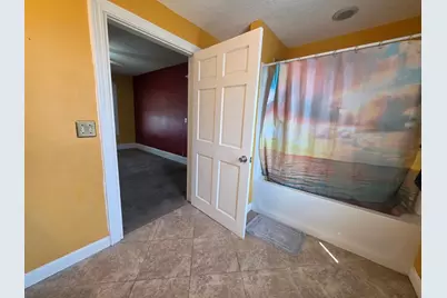 945 Geranium Avenue E, Saint Paul, MN 55106 - Photo 8