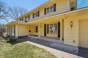 3921 Crystal Lake Blvd, Robbinsdale, MN 55422 - Photo 6