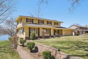 3921 Crystal Lake Blvd, Robbinsdale, MN 55422 - Photo 2