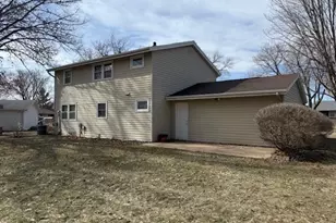 311 Meredith Rd, Albert Lea, MN 56007 - Photo 2