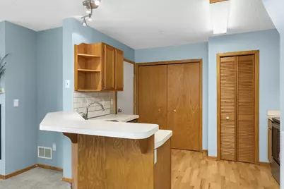 2210 Ranchview Lane N #120, Plymouth, MN 55447 - Photo 10