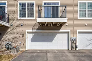 8506 Grove Cir, Shakopee, MN 55379 - Photo 4