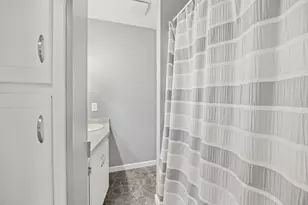 8101 Noid Dr, Brooklyn Park, MN 55428 - Photo 16