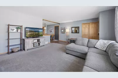 8101 Noid Drive, Brooklyn Park, MN 55428 - Photo 4