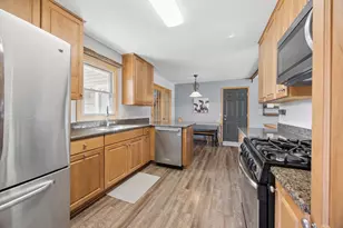 8101 Noid Dr, Brooklyn Park, MN 55428 - Photo 8