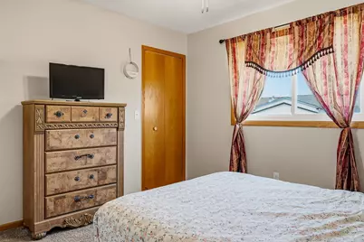 5785 Yucca Lane N, Plymouth, MN 55446 - Photo 16