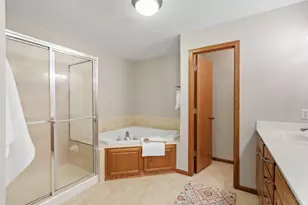 619 Crane Creek Ln, Eagan, MN 55121 - Photo 18