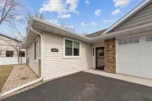 3072 Prairie Rose Dr, Mankato, MN 56001 - Photo 4