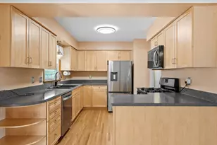 1460 Hoyt Ave E, Saint Paul, MN 55106 - Photo 10