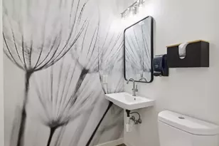 66 9th St E, Saint Paul, MN 55101 - Photo 16