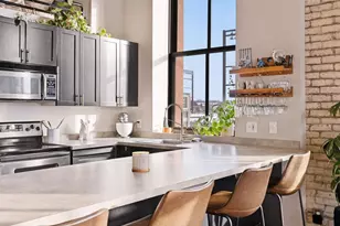 289 5th St E, Saint Paul, MN 55101 - Photo 2