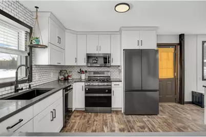 605 Cresthaven Drive, South Saint Paul, MN 55075 - Photo 10