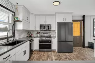 605 Cresthaven Dr, South Saint Paul, MN 55075 - Photo 10