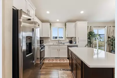 1004 Triumph Trail NE, Isanti, MN 55040 - Photo 12