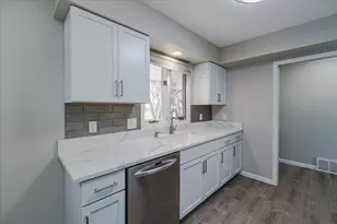 1463 Trollhagen Dr NE, Fridley, MN 55421 - Photo 22