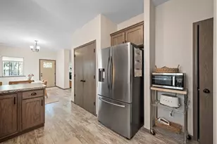 1048 Dayton Ave, Saint Paul, MN 55104 - Photo 12