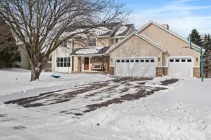 1636 Thornhill Ln, Woodbury, MN 55125 - Photo 2