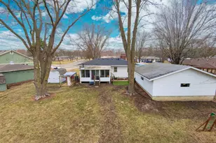 2501 Pearl Ct SE, Rochester, MN 55904 - Photo 2