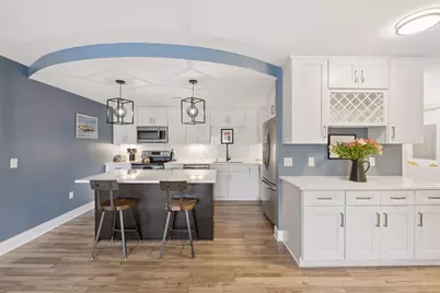 10401 Cedar Lake Road #410, Minnetonka, MN 55305 - Photo 4