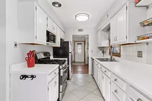 1726 Hyacinth Ave E, Saint Paul, MN 55106 - Photo 8