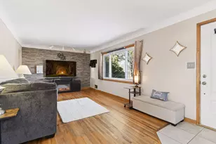 1726 Hyacinth Ave E, Saint Paul, MN 55106 - Photo 4