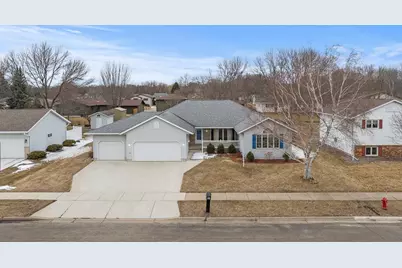 610 Deschepper Street, Marshall, MN 56258 - Photo 2